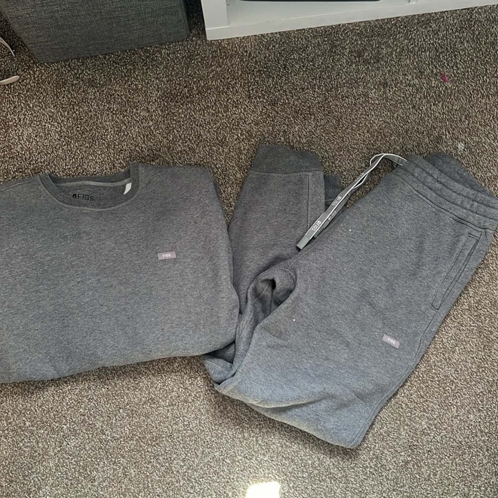 Figs matching sweat set